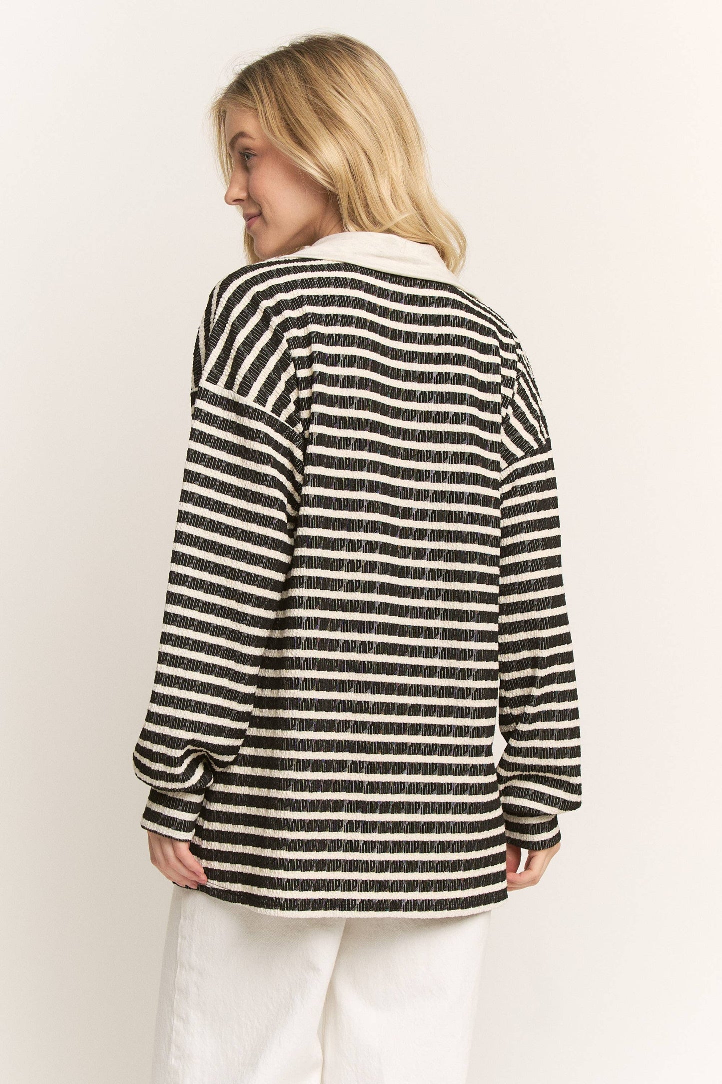 STRIPE PRINT COLLARED V NECK KNIT TOP