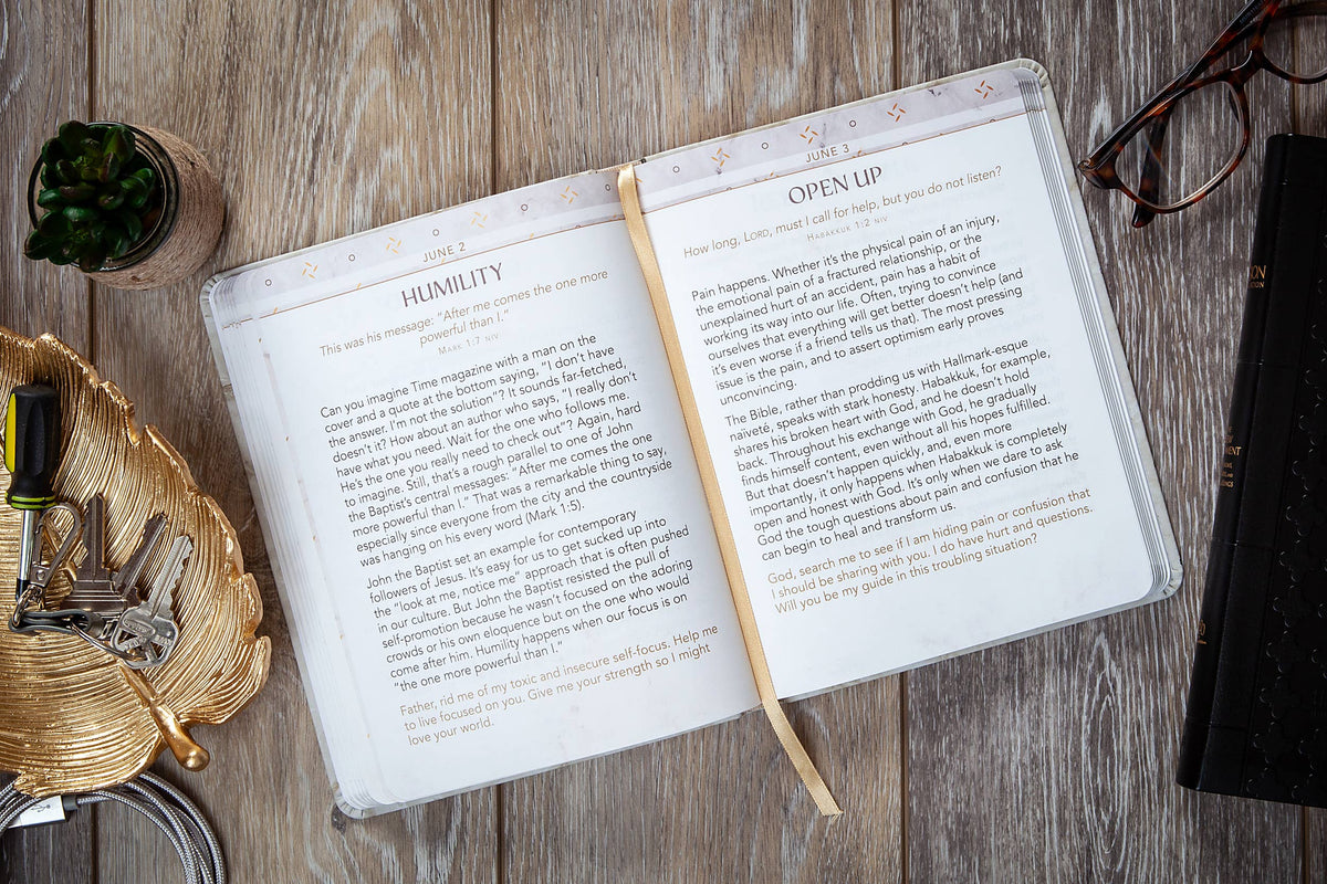 A Little God Time for Men (Large Print Devotional)
