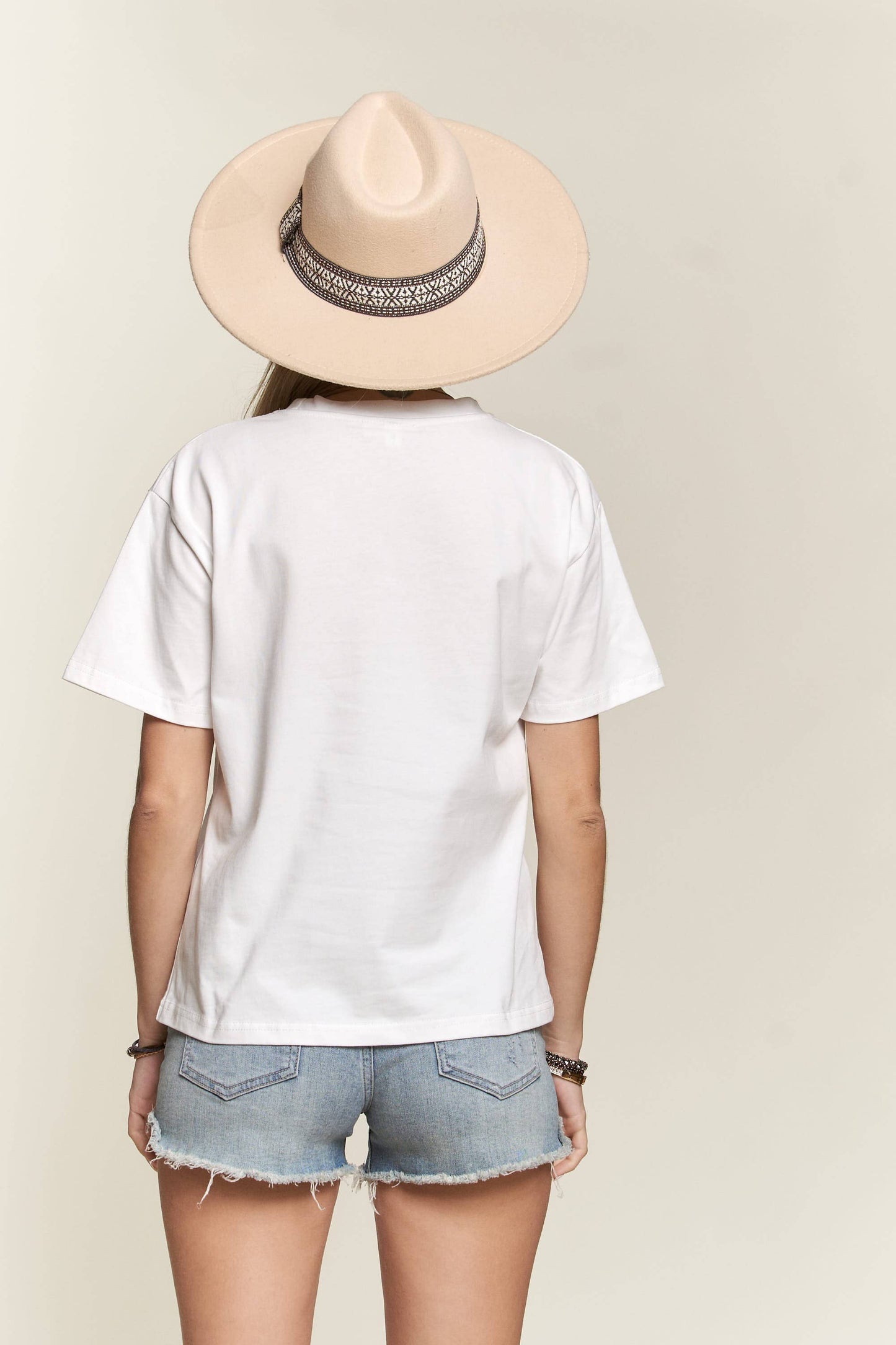SOLID T-SHIRT PEARL CROCHET BOW PATCH