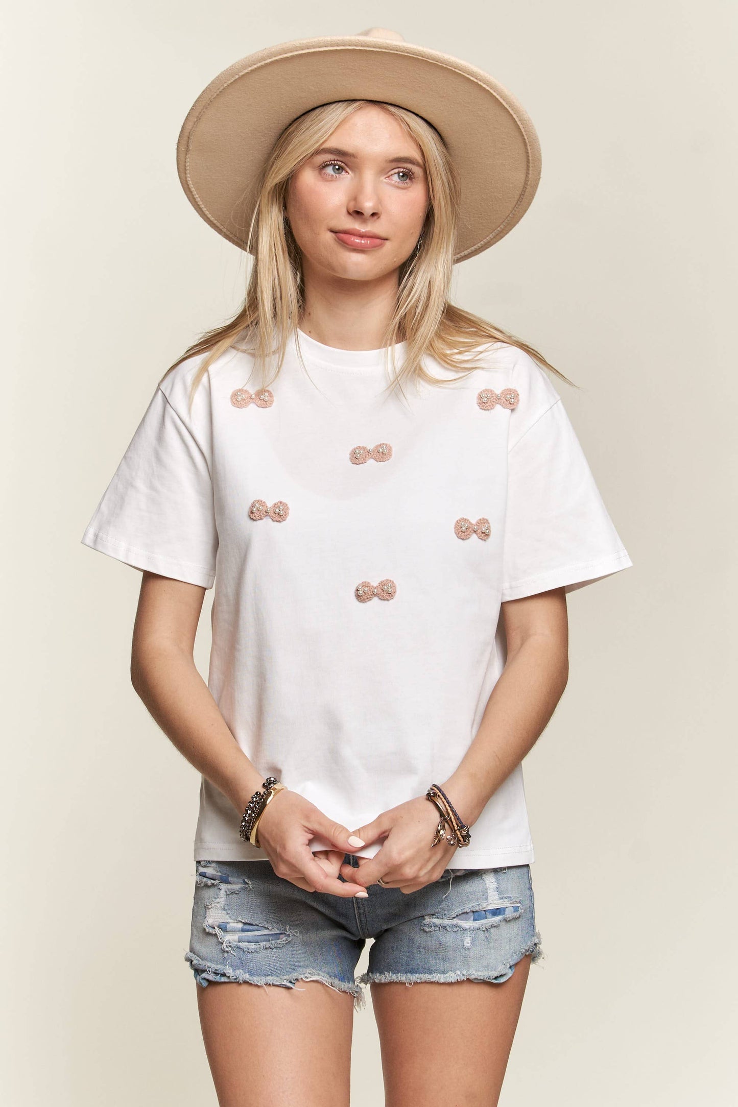 SOLID T-SHIRT PEARL CROCHET BOW PATCH