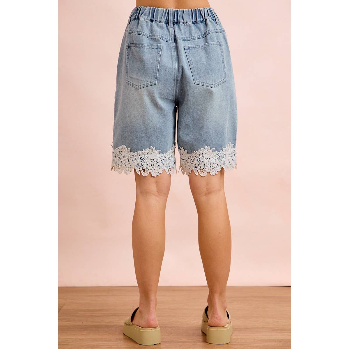 WASHED DENIM LACE HEM HALF PANTS WITH PLEATED DETAIL