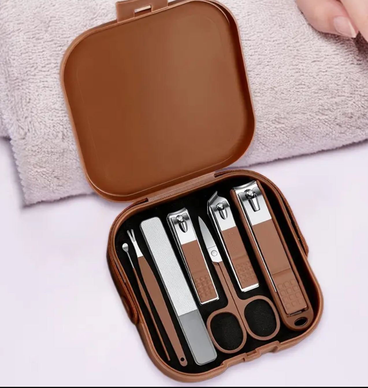 7pcs Nail Trimming Set in a sturdy and chic plastic case with faux leather embellishments
