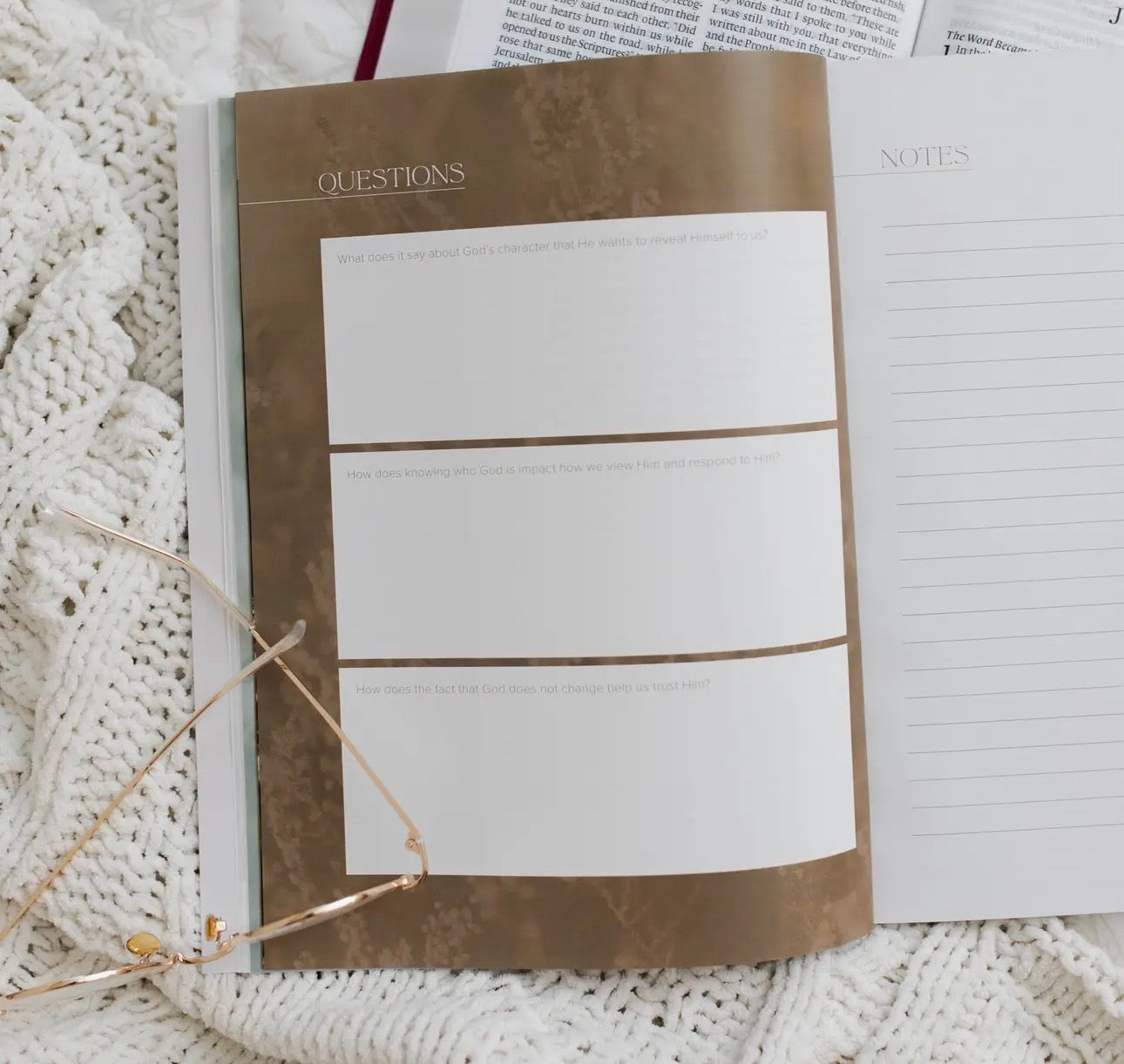 I Am ~ Daily Grace Book