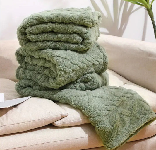 Cozy Green Solid Color Jacquard Tower Blanket