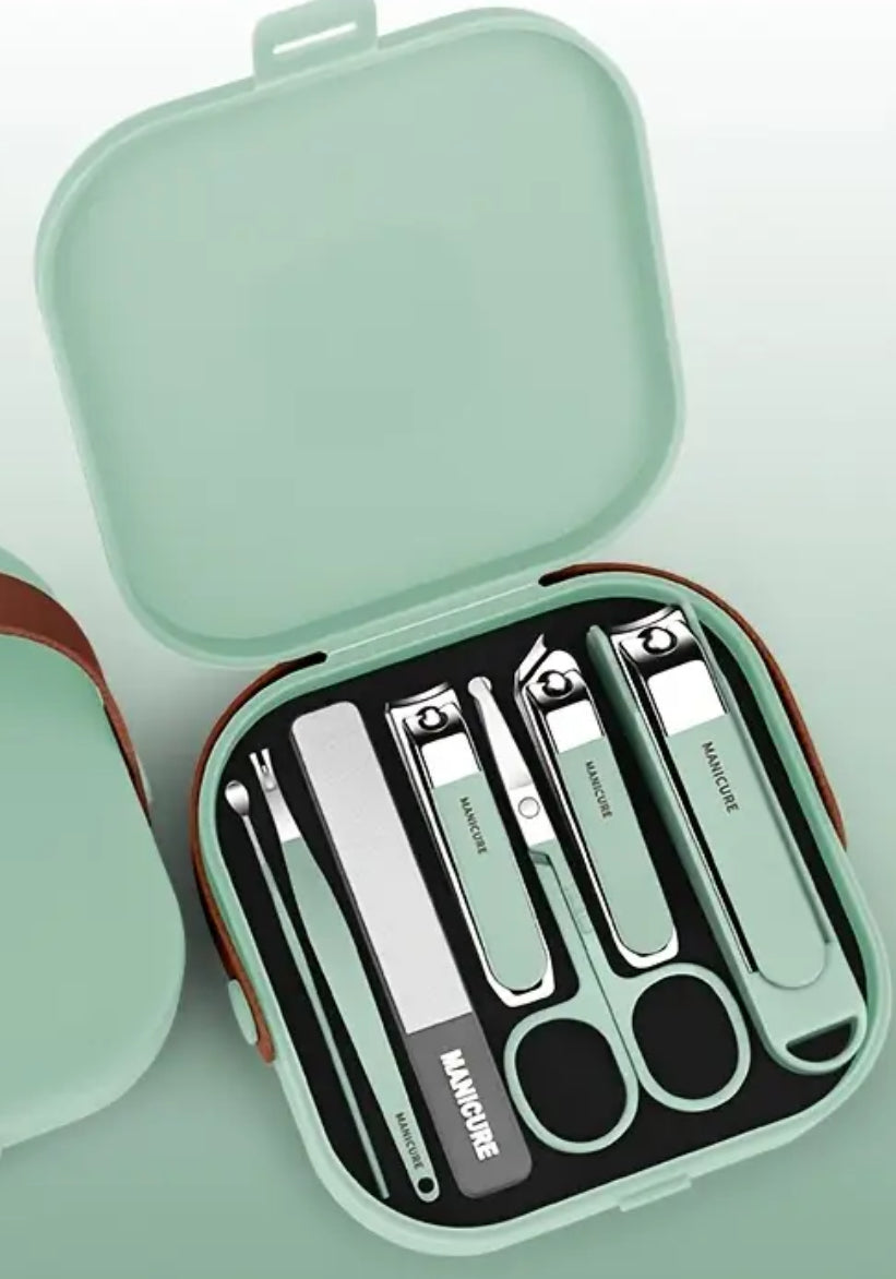 7pcs Nail Trimming Set in a sturdy and chic plastic case with faux leather embellishments