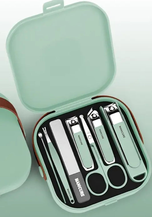 7pcs Nail Trimming Set in a sturdy and chic plastic case with faux leather embellishments