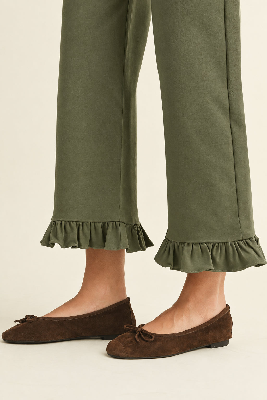 Stretch Front Pocket Ruffle Hem Twill Pants