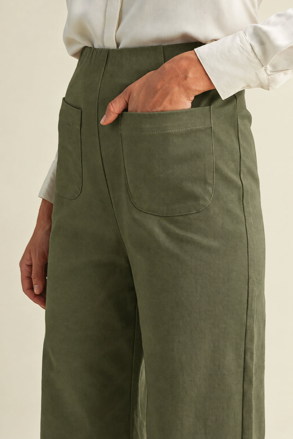 Stretch Front Pocket Ruffle Hem Twill Pants